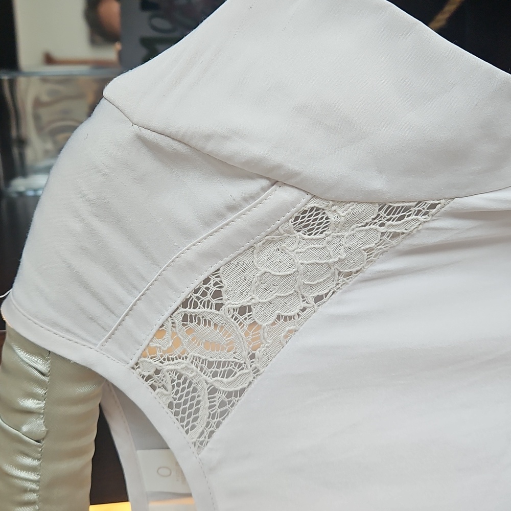 Feminine  Embroidered Lace Ivory Blouse Mint Cond M